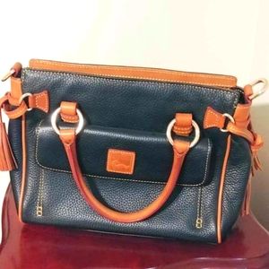 Registered Unused Dooney & Bourke Black Pebble Leather Pocket Satchel R578C BL